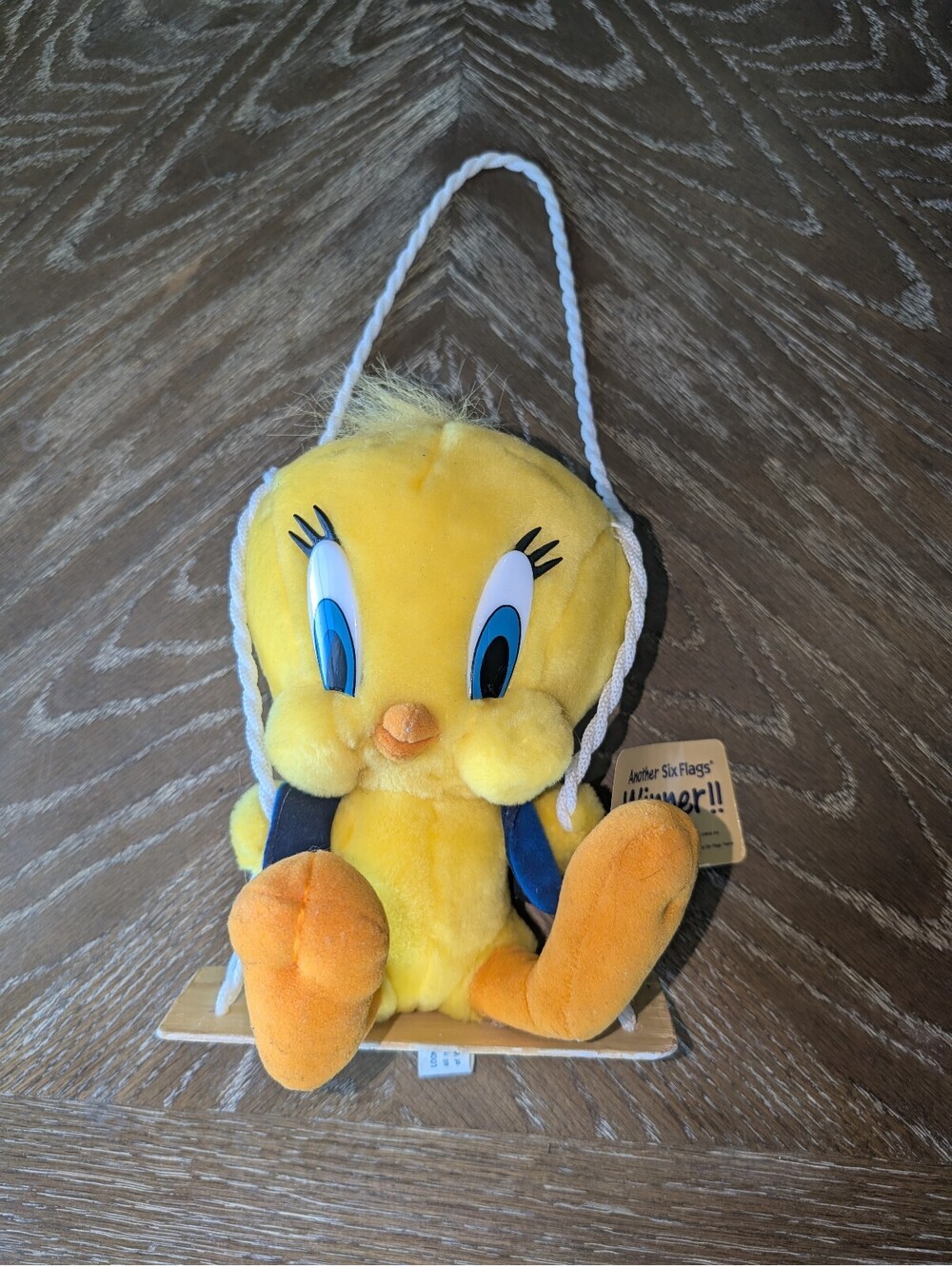 Vintage 1999 Six Flags Looney Tunes Tweety Bird Swing Plush NWT Carnival Prize